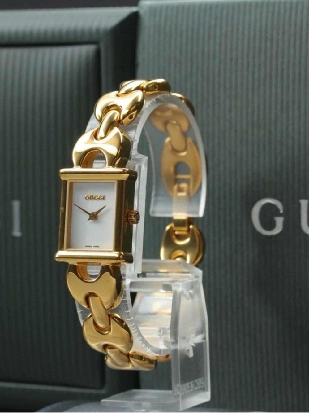 Gucci Gold Linked Bracelet Ladies Watch with White Dial (Mint Condition) W/ Box